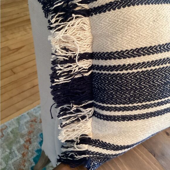 OBLONG RECTANGLE COTTON BLEND THROW PILLOW NAVY CREAM FRINGED ZIPPERED COVER 22” - Picture 5 of 6